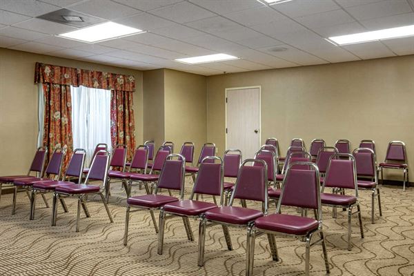 Comfort Suites Pavillion