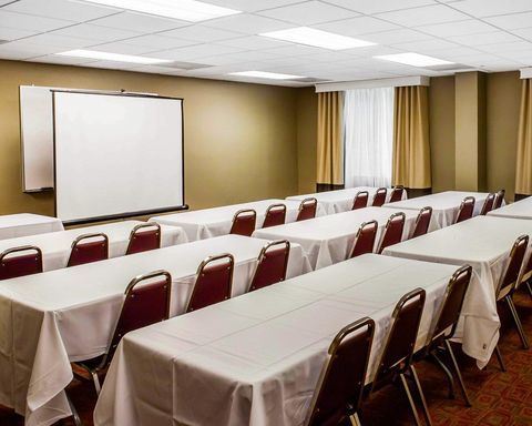 Comfort Suites Pavillion