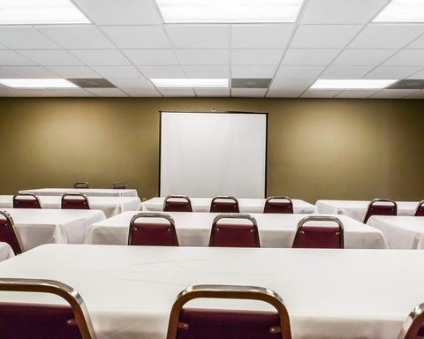 Comfort Suites Pavillion