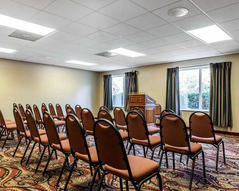 Comfort Suites Pavillion