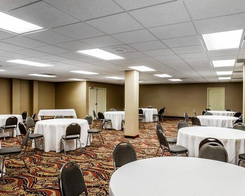 Comfort Suites Pavillion