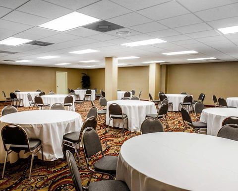 Comfort Suites Pavillion