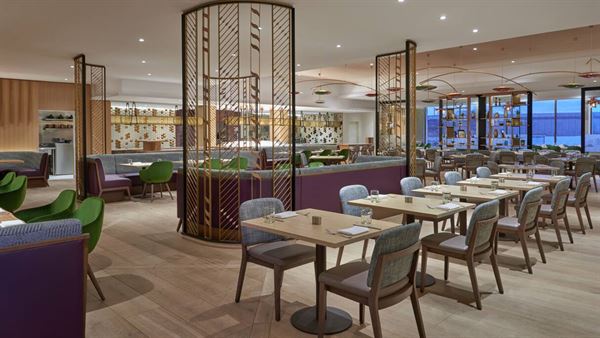 Hilton Toronto Airport Hotel & Suites