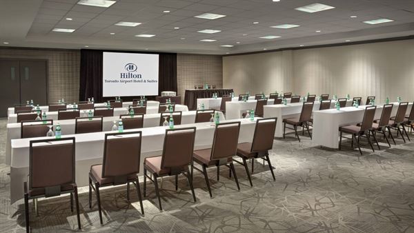 Hilton Toronto Airport Hotel & Suites