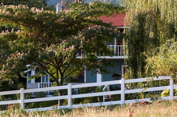 Country Willows Inn and Estate