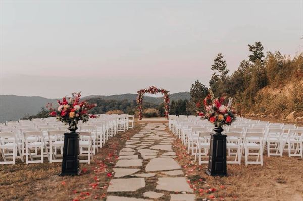 Pig Hill Farm & Vineyard