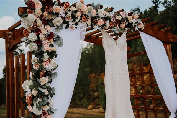 Pig Hill Farm & Vineyard