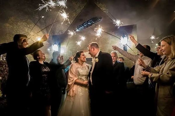 The Mauh-Nah-Tee-See Club