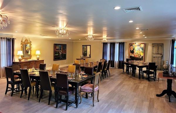 King Hill Inn & Kitchen