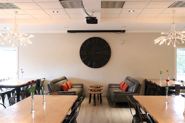 Rideau Sports Centre & The Bridge Public House