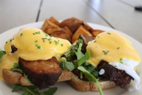 Rideau Sports Centre & The Bridge Public House
