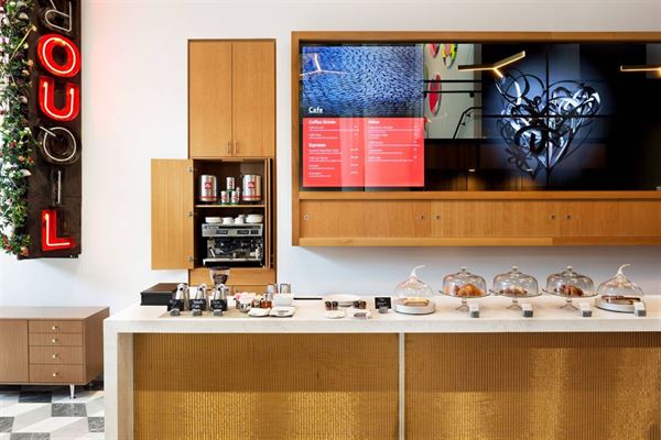 Le Méridien Columbus, The Joseph