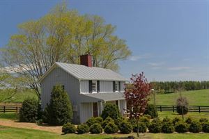 The Groom’s Quarters & Family Lounge