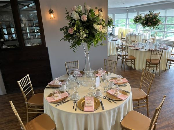 ALE Amberwood Lounge & Eatery