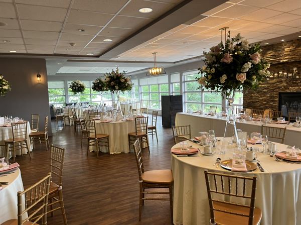 ALE Amberwood Lounge & Eatery