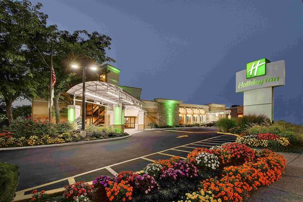 Holiday Inn Westbury-Long Island