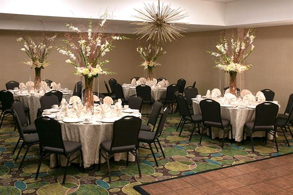 Holiday Inn Westbury-Long Island