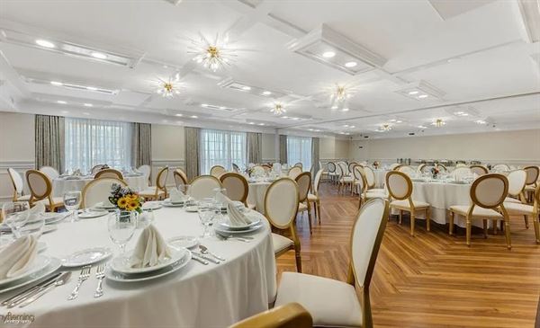 La Mer Beachfront Resort