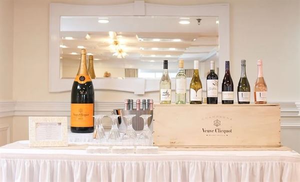 La Mer Beachfront Resort