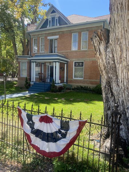 The Red Rosebud Bed & Breakfast