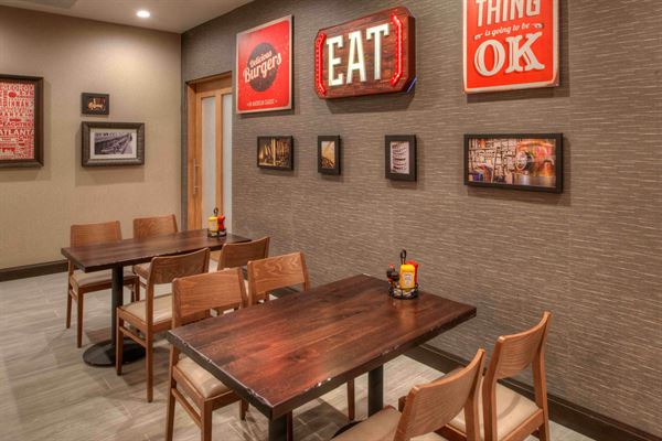 Holiday Inn and Suites Katy Mills