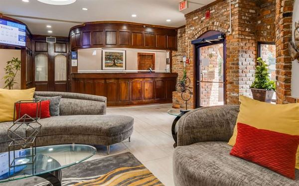 Best Western Plus - Governor's Inn