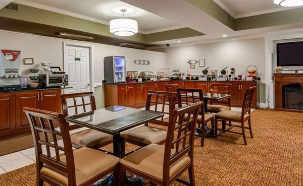 Best Western Plus - Governor's Inn