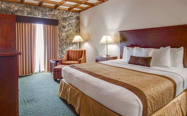 Best Western Plus - Governor's Inn