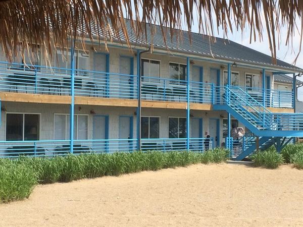 Commodore Perry Inn And Business Center