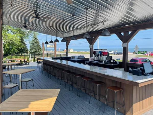 Commodore Perry Inn And Business Center