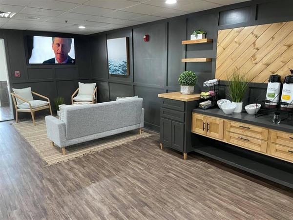 Commodore Perry Inn And Business Center