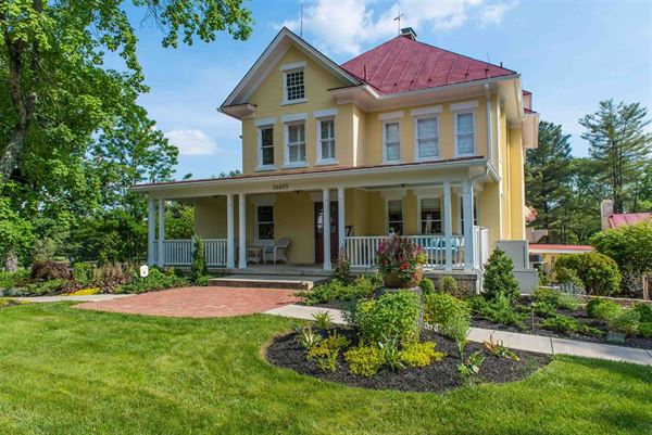 West End Wine Bar & Pub