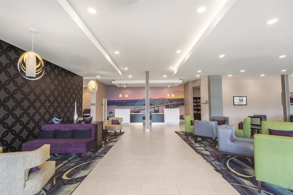 LaQuinta Inn & Suites by Wyndham Memphis Downtown
