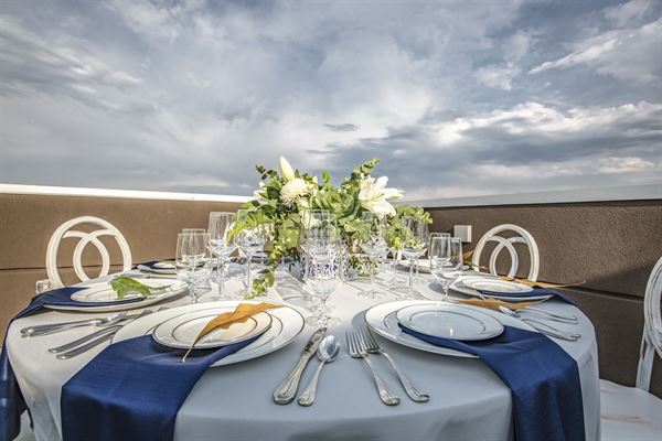Fairfield Inn & Suites Denver Downtown Rooftop Patio