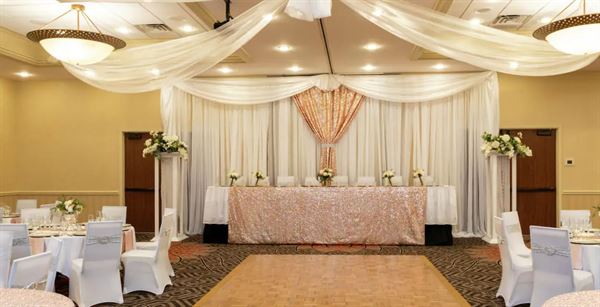 Doubletree by Hilton Grand Rapids Airport