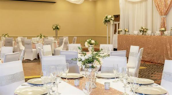 Doubletree by Hilton Grand Rapids Airport