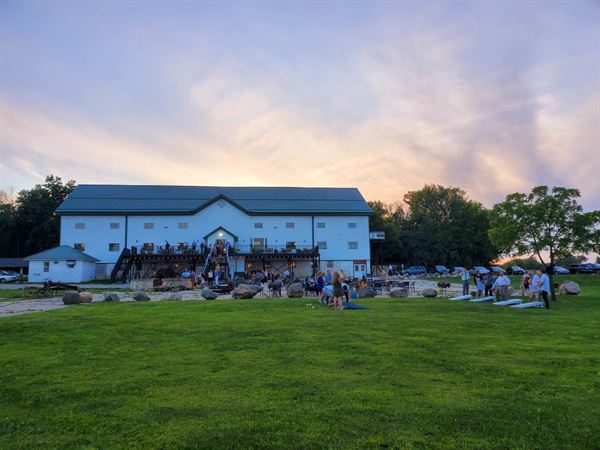 Springbrook Events - Rustic Barn & Chapel