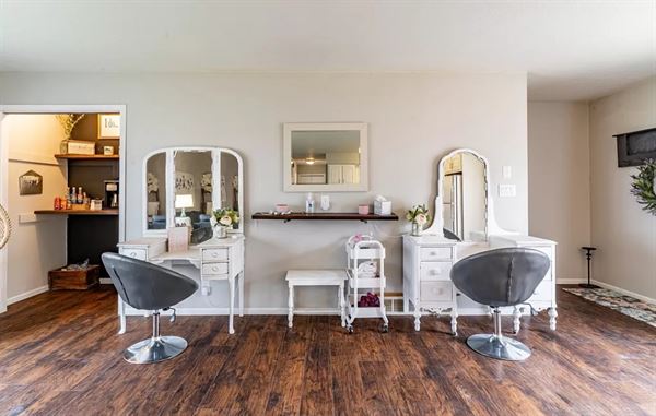 The Old Fifty Six: Barn Weddings & Events