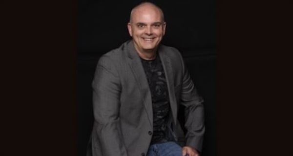 Gavin Hooper The Fun Hypnotist & Speaker