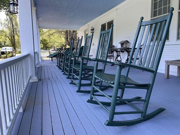 Treehouse Village Inn