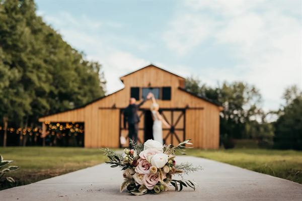 The Rustic Barn at Pleasantly Devine Stables