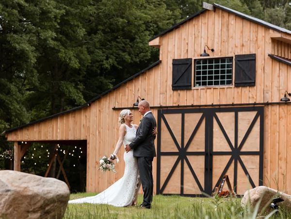 The Rustic Barn at Pleasantly Devine Stables