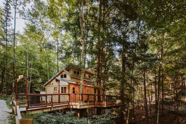 Hocking Hills Treehouse Cabins