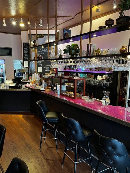 Opal's Night and Day Cafe