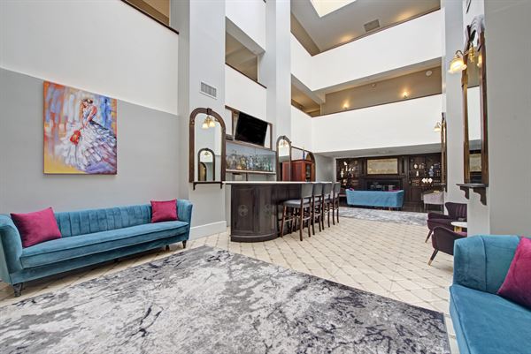 The Roslyn, Tapestry Collection by Hilton