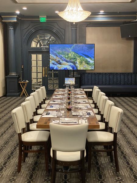 The Roslyn, Tapestry Collection by Hilton