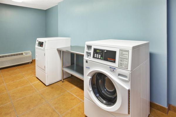 Holiday Inn Express & Suites Fort Wayne