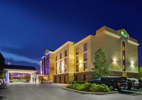 Holiday Inn Express & Suites Fort Wayne