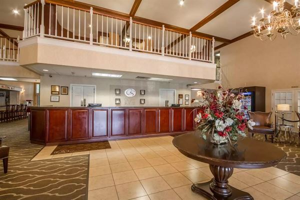 Comfort Suites Appleton Airport