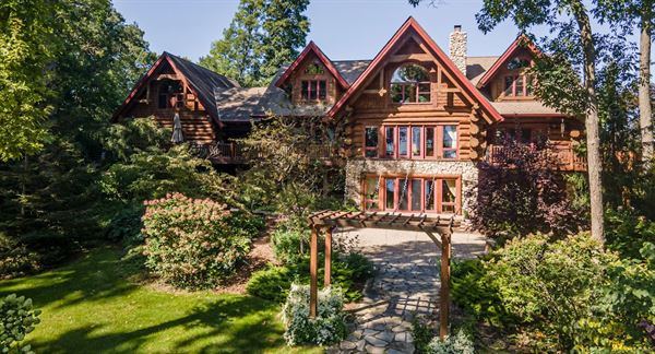 Strawberry Lake Lodge